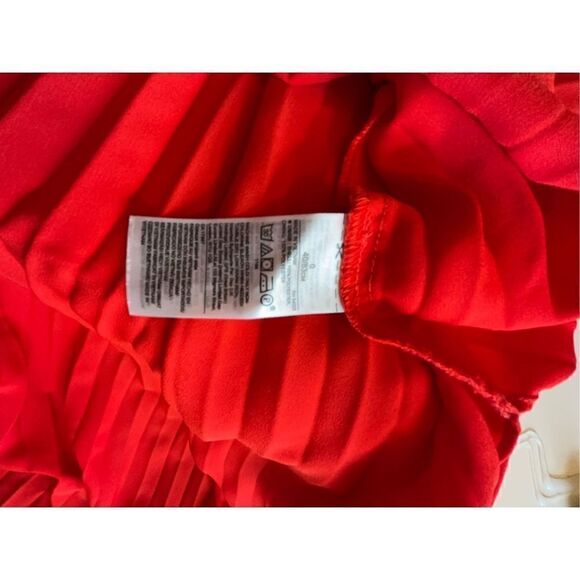Banana Republic, red Christmasy accordion folded fabric, chiffon maxi size 0 fla - Picture 16 of 16